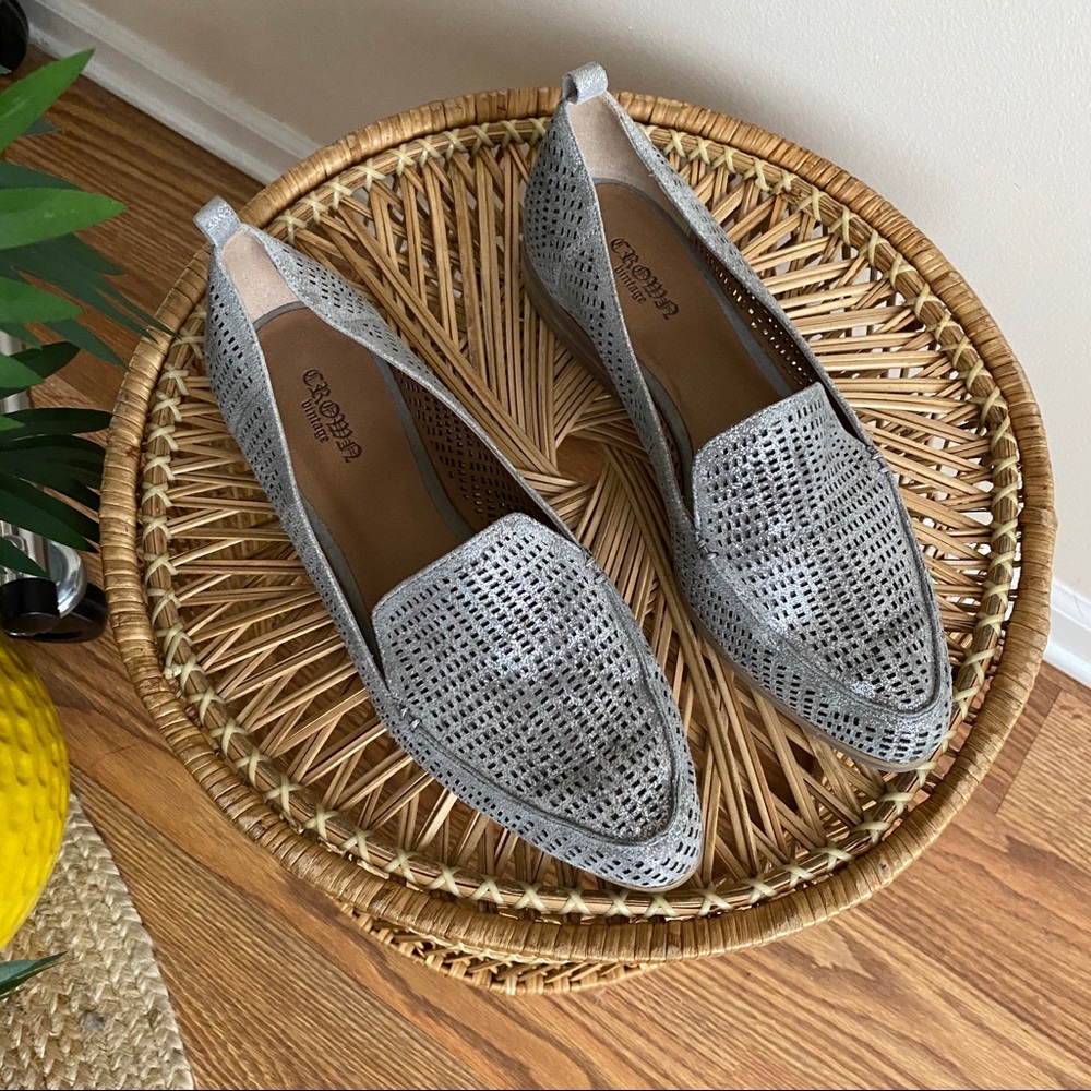 Crown Vintage Pewter Perforated Loafers 6 - Picture 3 of 10